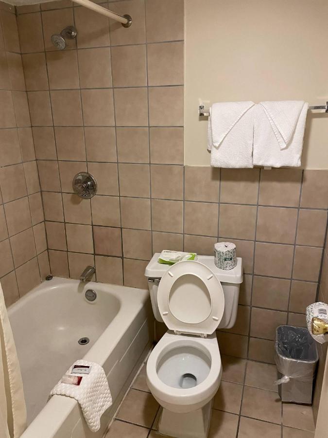 פלורנס Wildwood Inn מראה חיצוני תמונה