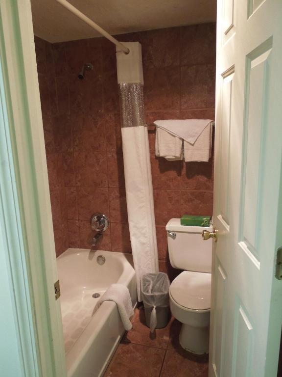 פלורנס Wildwood Inn מראה חיצוני תמונה