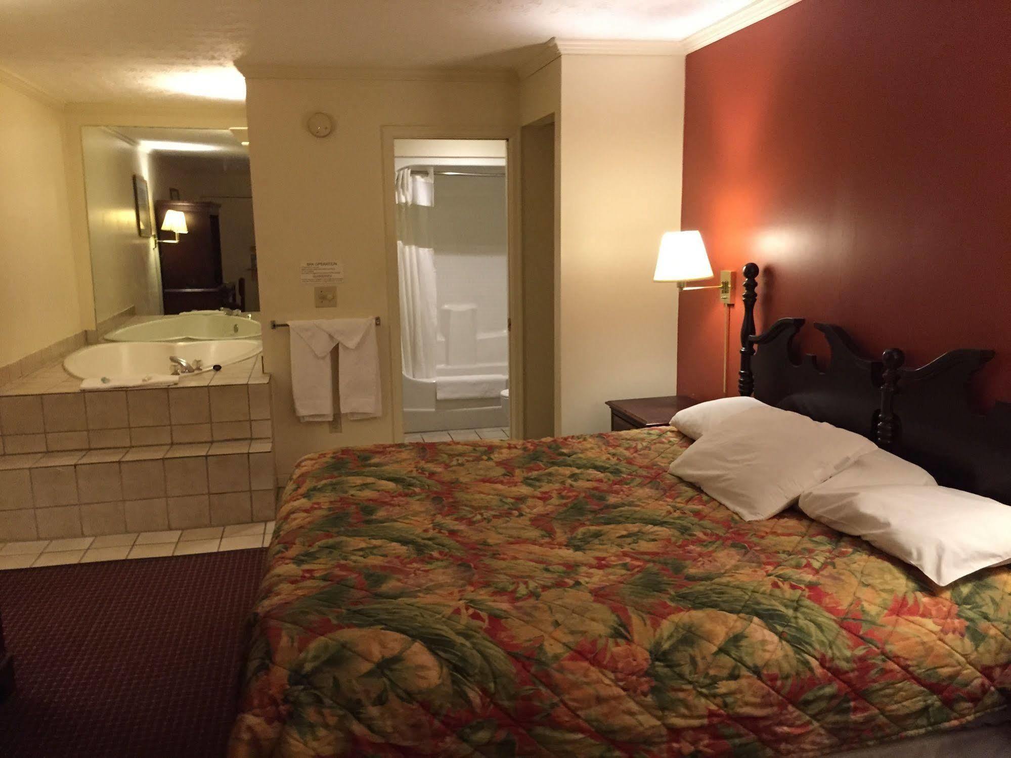 פלורנס Wildwood Inn מראה חיצוני תמונה