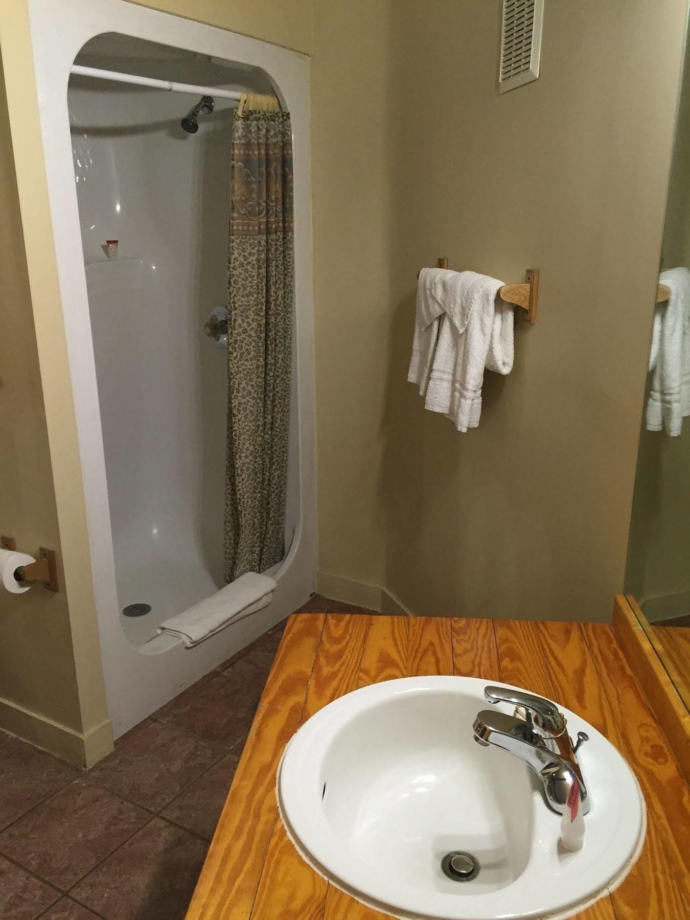 פלורנס Wildwood Inn מראה חיצוני תמונה