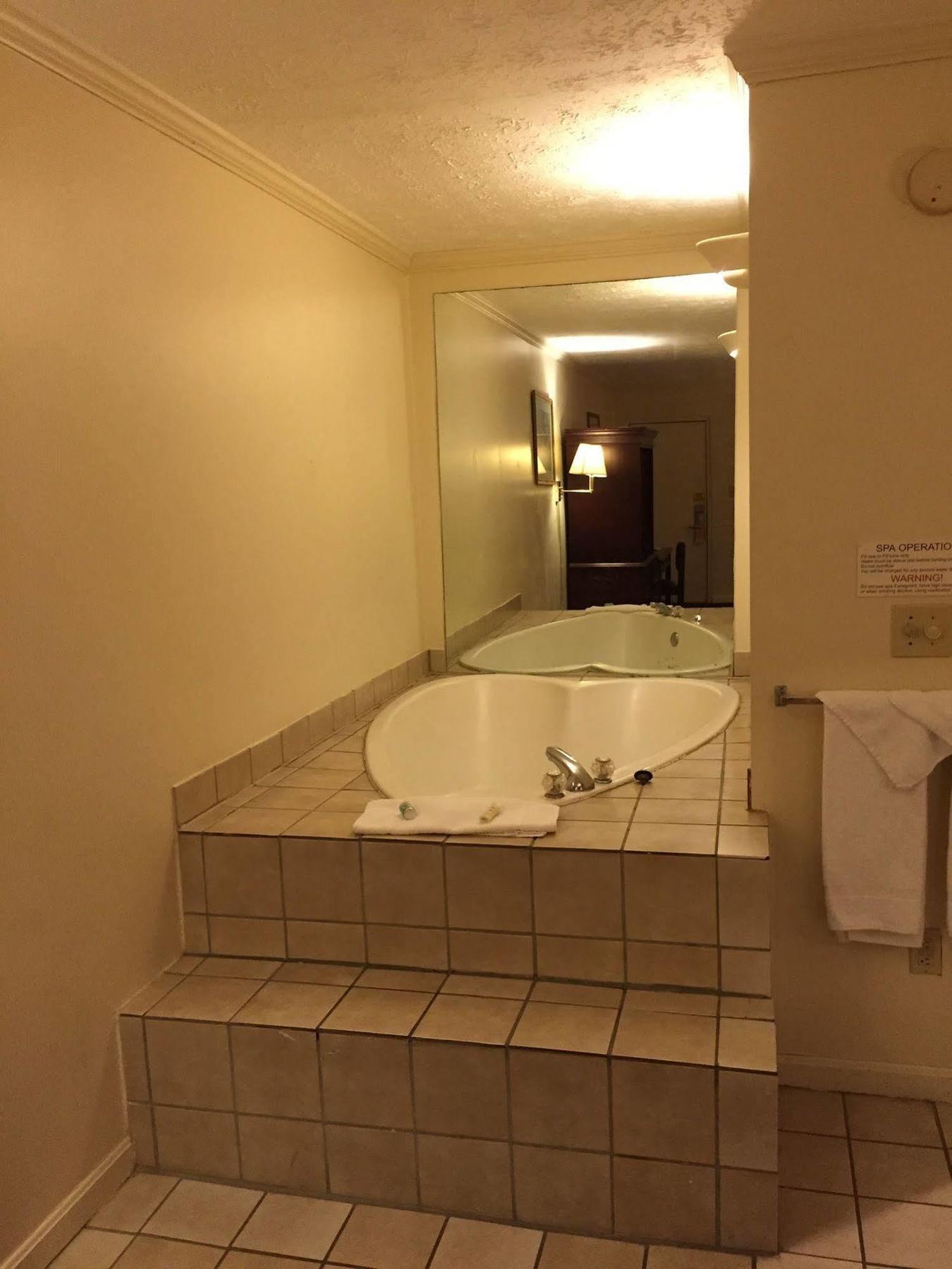 פלורנס Wildwood Inn מראה חיצוני תמונה