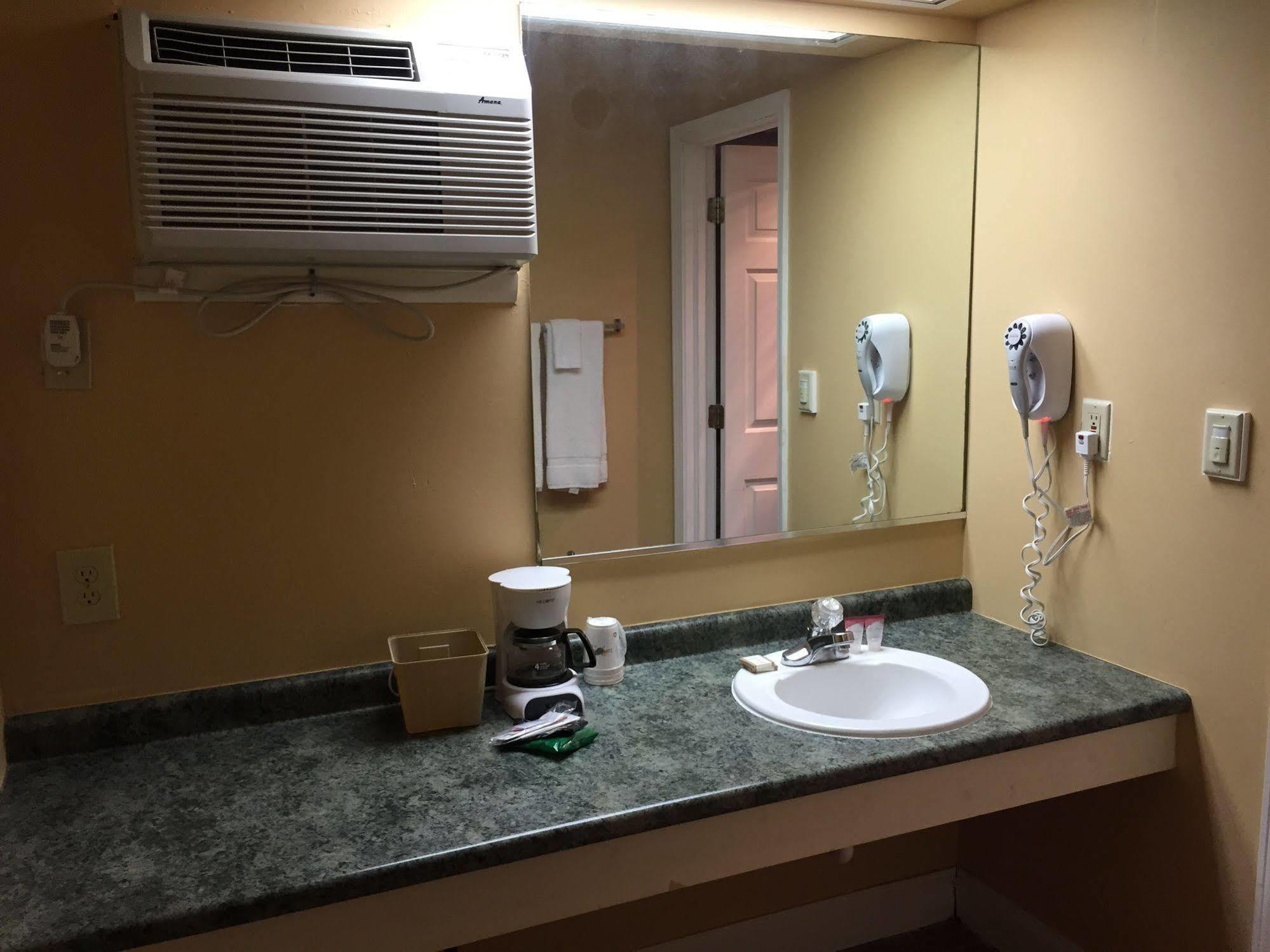 פלורנס Wildwood Inn מראה חיצוני תמונה